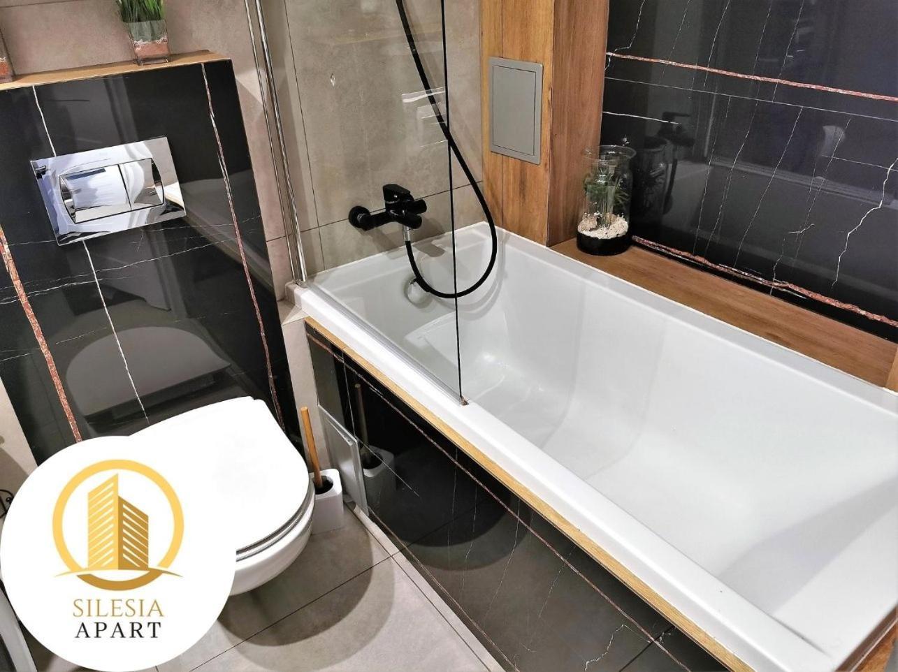 Apartament Granatowy Tychy Eksteriør bilde